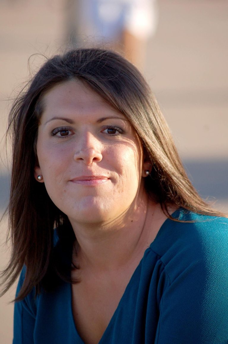 Rachel Garrat-Valcarcel : qui est la journaliste qui dézingue la Ve République ?